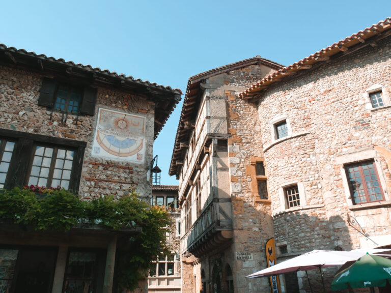 pérouges